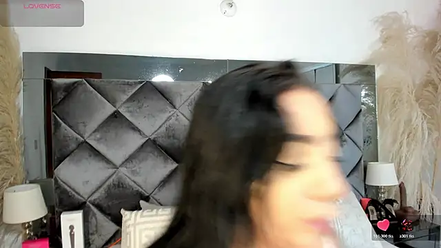 Snapshot of sofhiaa_adaams chatting on 10-29-25, 11:06 sofhiaa adaams online show from 10-29-25, 11:06