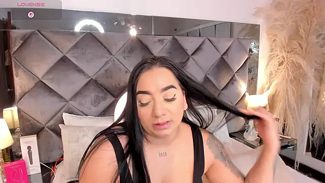 Snapshot of sofhiaa_adaams chatting on 11-18-25, 09:30 sofhiaa adaams online show from 11-18-25, 09:30