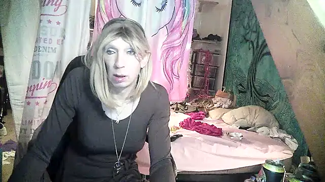 Snapshot of Ombeline1 chatting on 02-13-25, 05:58 Ombeline1 online show from 02-13-25, 05:58