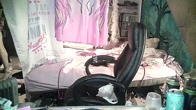 Snapshot of Ombeline1 chatting on 02-15-25, 09:26 Ombeline1 online show from 02-15-25, 09:26