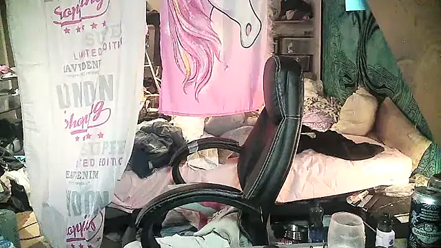 Snapshot of Ombeline1 chatting on 02-23-25, 06:56 Ombeline1 online show from 02-23-25, 06:56