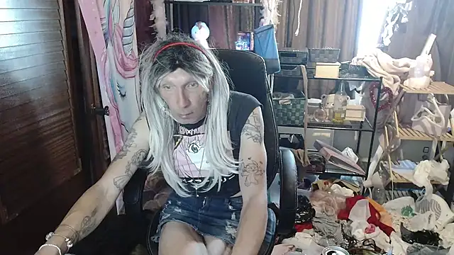 Snapshot of Ombeline1 chatting on 09-08-25, 04:06 Ombeline1 online show from 09-08-25, 04:06