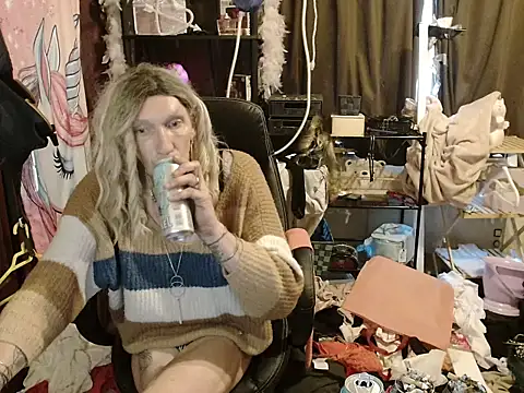 Snapshot of Ombeline1 chatting on 11-15-25, 02:24 Ombeline1 online show from 11-15-25, 02:24