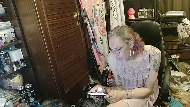 Ombeline1 online show from 04-20-26, 10:22