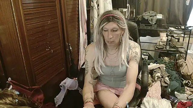 Ombeline1 online show from 06-05-26, 04:35