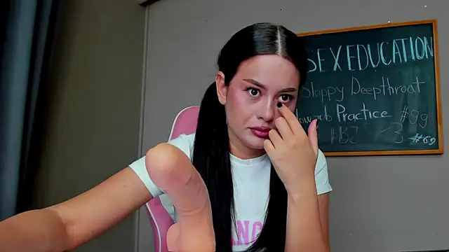 Snapshot of AmedeeaBanks chatting on 01-27-25, 08:49 AmedeeaBanks online show from 01-27-25, 08:49