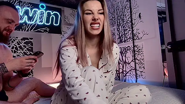 niki7377 online show from 03-12-25, 12:04