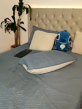 Lia Hurley online show from 03-22-25, 11:42