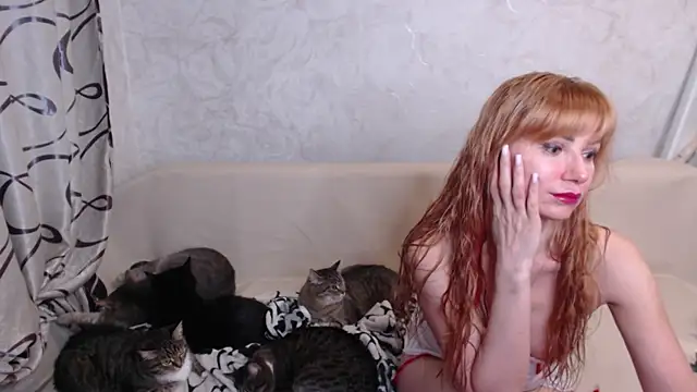 Snapshot of Olivia_Winston chatting on 10-20-25, 11:27 Olivia Winston online show from 10-20-25, 11:27