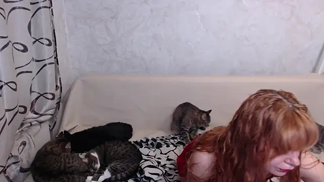 Snapshot of Olivia_Winston chatting on 10-22-25, 01:06 Olivia Winston online show from 10-22-25, 01:06