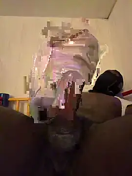 Snapshot of elninoblacko chatting on 12-19-25, 04:47 elninoblacko online show from 12-19-25, 04:47