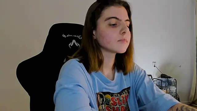 Snapshot of emmamurrr chatting on 12-06-24, 06:06 emmamurrr online show from 12-06-24, 06:06