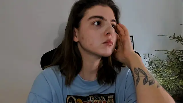 Snapshot of emmamurrr chatting on 01-10-25, 06:38 emmamurrr online show from 01-10-25, 06:38