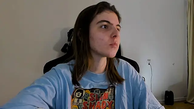 Snapshot of emmamurrr chatting on 03-04-25, 07:43 emmamurrr online show from 03-04-25, 07:43