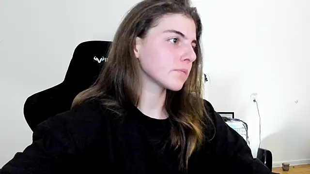 Snapshot of emmamurrr chatting on 09-14-25, 07:57 emmamurrr online show from 09-14-25, 07:57