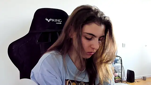 Snapshot of emmamurrr chatting on 09-27-25, 10:53 emmamurrr online show from 09-27-25, 10:53