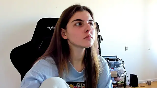 Snapshot of emmamurrr chatting on 10-01-25, 10:43 emmamurrr online show from 10-01-25, 10:43