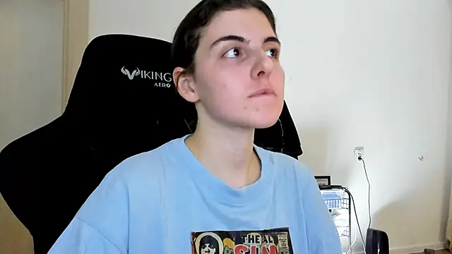 Snapshot of emmamurrr chatting on 11-11-25, 04:07 emmamurrr online show from 11-11-25, 04:07