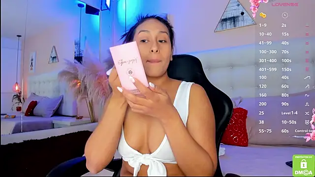 Snapshot of AmelyaMann chatting on 03-19-25, 12:34 AmelyaMann online show from 03-19-25, 12:34