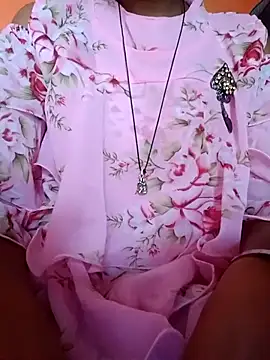 Snapshot of Mangla_Bhabhi chatting on 12-23-24, 08:44 Mangla Bhabhi online show from 12-23-24, 08:44