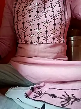 Snapshot of Mangla_Bhabhi chatting on 01-26-25, 03:27 Mangla Bhabhi online show from 01-26-25, 03:27