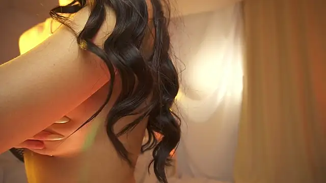 Snapshot of arizonasunrise chatting on 12-19-24, 10:21 arizonasunrise online show from 12-19-24, 10:21