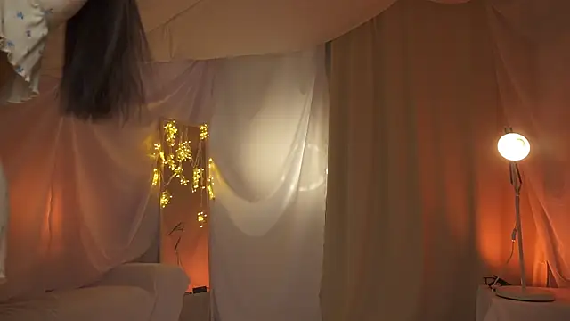 Snapshot of arizonasunrise chatting on 12-20-24, 07:39 arizonasunrise online show from 12-20-24, 07:39