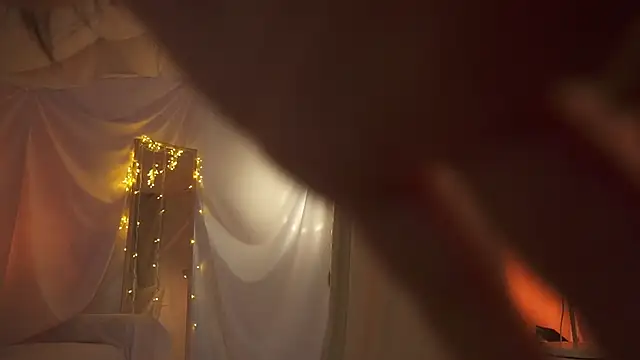 Snapshot of arizonasunrise chatting on 01-15-25, 01:45 arizonasunrise online show from 01-15-25, 01:45