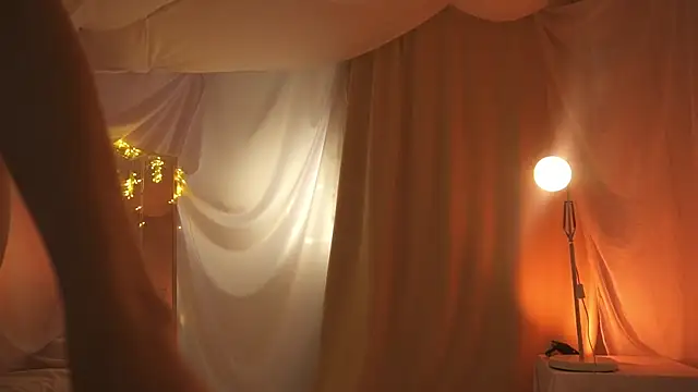 Snapshot of arizonasunrise chatting on 01-25-25, 02:47 arizonasunrise online show from 01-25-25, 02:47