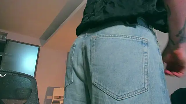 Samuel Andrew online show from 11-08-25, 04:23