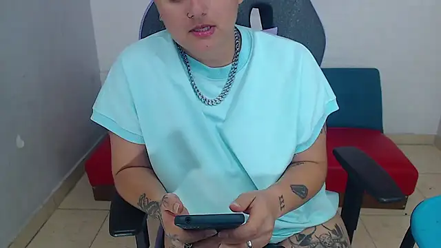 isabeautyx19 online show from 03-01-25, 03:21