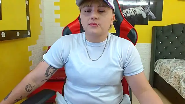 isabeautyx19 online show from 09-30-25, 01:54