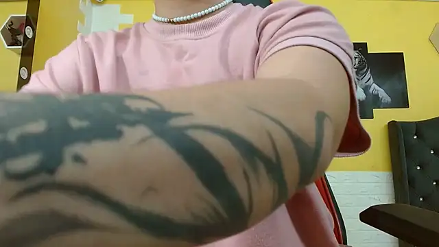 isabeautyx19 online show from 12-21-25, 03:13