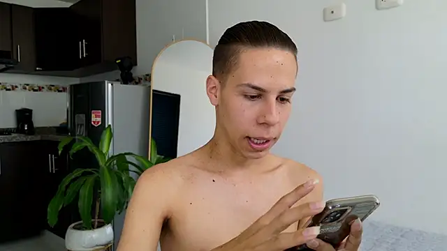 Snapshot of grey___27 chatting on 02-07-25, 05:18 grey 27 online show from 02-07-25, 05:18