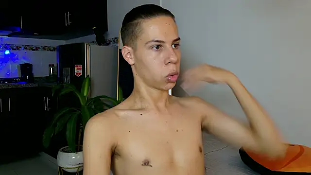 Snapshot of grey___27 chatting on 02-07-25, 11:24 grey 27 online show from 02-07-25, 11:24