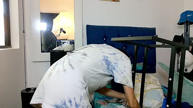 Snapshot of grey___27 chatting on 02-08-25, 09:15 grey 27 online show from 02-08-25, 09:15