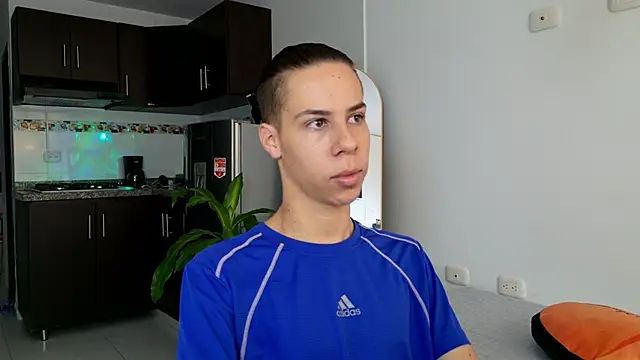 Snapshot of grey___27 chatting on 02-10-25, 11:36 grey 27 online show from 02-10-25, 11:36