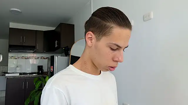 Snapshot of grey___27 chatting on 02-19-25, 09:03 grey 27 online show from 02-19-25, 09:03