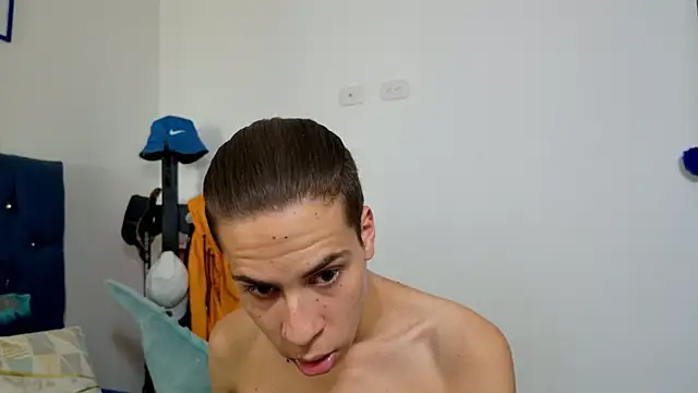 Snapshot of grey___27 chatting on 02-23-25, 08:22 grey 27 online show from 02-23-25, 08:22