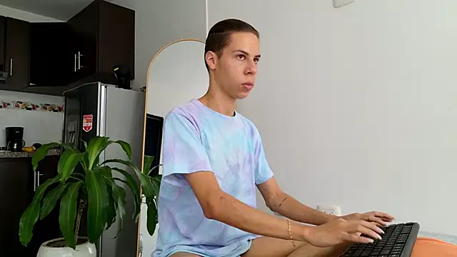 Snapshot of grey___27 chatting on 02-27-25, 08:53 grey 27 online show from 02-27-25, 08:53