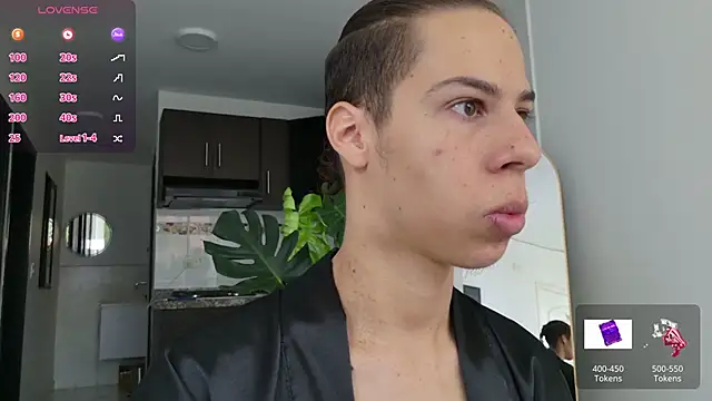 Snapshot of grey___27 chatting on 09-18-25, 12:29 grey 27 online show from 09-18-25, 12:29