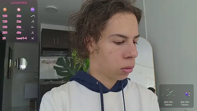 Snapshot of grey___27 chatting on 09-20-25, 12:17 grey 27 online show from 09-20-25, 12:17