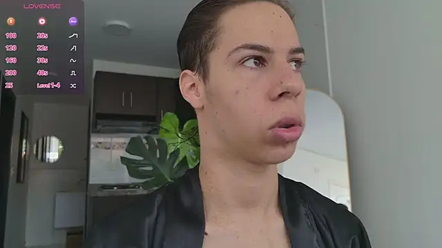 Snapshot of grey___27 chatting on 09-22-25, 12:18 grey 27 online show from 09-22-25, 12:18