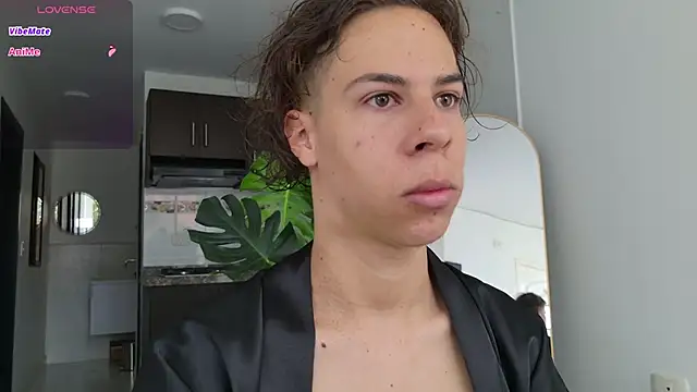 Snapshot of grey___27 chatting on 09-26-25, 12:31 grey 27 online show from 09-26-25, 12:31