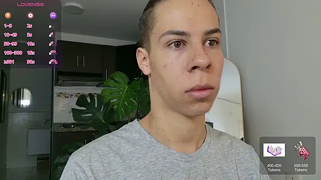 Snapshot of grey___27 chatting on 10-06-25, 12:13 grey 27 online show from 10-06-25, 12:13