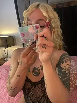 Snapshot of Bonnie_vega chatting on 01-14-25, 08:26 Bonnie vega online show from 01-14-25, 08:26