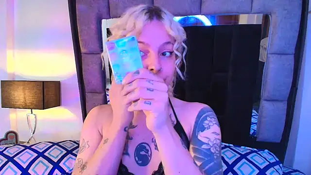 Snapshot of Bonnie_vega chatting on 02-16-25, 07:49 Bonnie vega online show from 02-16-25, 07:49