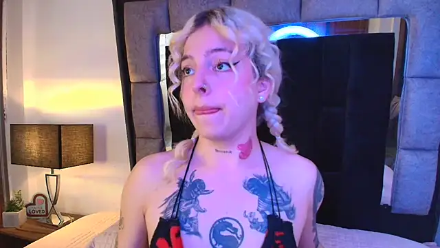 Snapshot of Bonnie_vega chatting on 03-04-25, 07:54 Bonnie vega online show from 03-04-25, 07:54