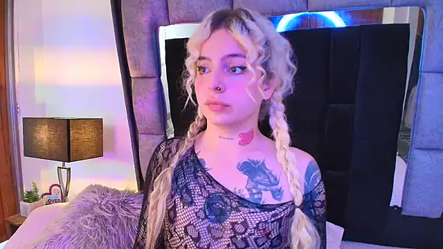 Snapshot of Bonnie_vega chatting on 03-16-25, 03:06 Bonnie vega online show from 03-16-25, 03:06