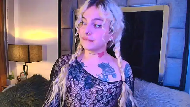 Snapshot of Bonnie_vega chatting on 03-21-25, 11:01 Bonnie vega online show from 03-21-25, 11:01